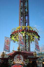 Power Tower 2 auf dem Oktoberfest (©Foto: Martin Schmitz)